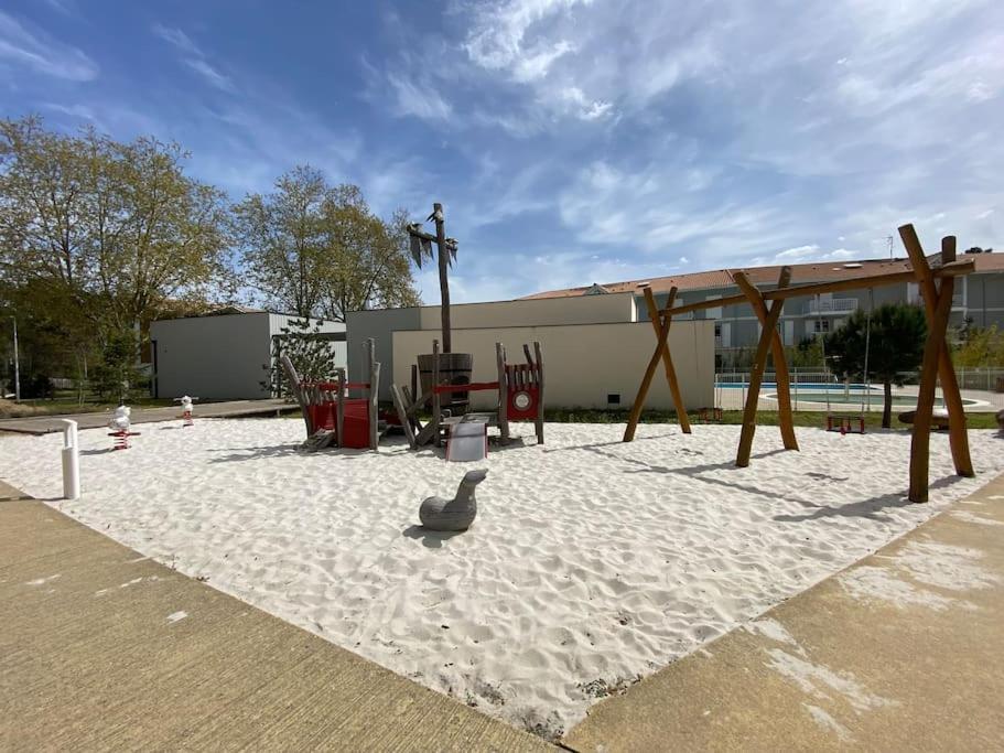 Maison Typee Arcachonnaise Avec Piscine Commune La Teste-de-Buch Esterno foto